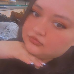 Meet your Posher, Ana